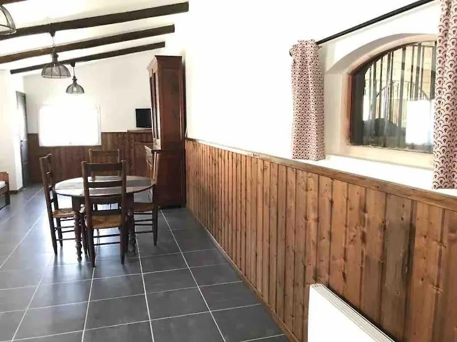 Logement Insolite Au Coeur D'Une Ecurie Arles 0*,  France