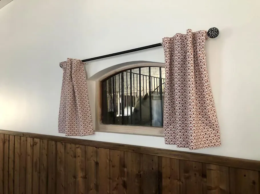 Logement Insolite Au Coeur D'Une Ecurie Arles Apartment