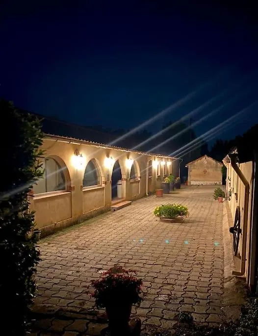 Logement Insolite Au Coeur D'Une Ecurie Arles